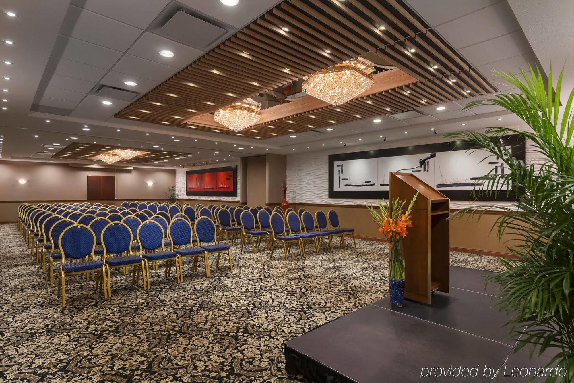 Poco Inn And Suites Hotel And Conference Center Port Coquitlam Exteriér fotografie